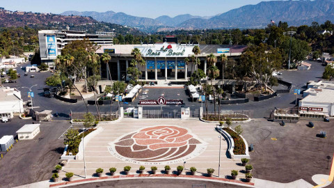 Rose Bowl Stadium plaza
