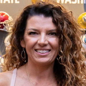 Photo of Kelli Gill